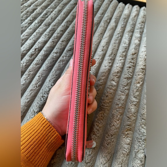 Michael Kors wallet - Picture 3 of 8